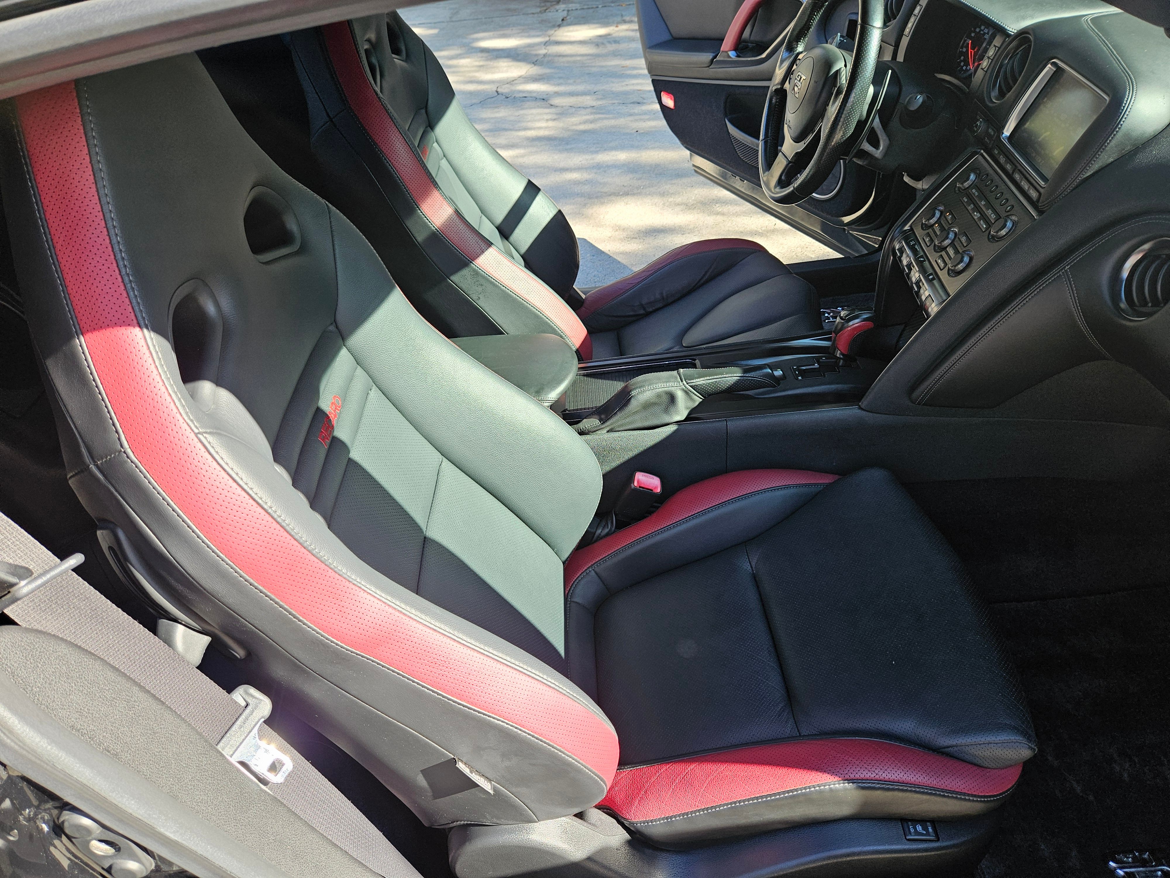 Used 2013 Nissan GT-R Black Edition AWD/4WD image 5