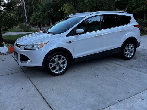 Used 2016 Ford Escape Titanium image 8