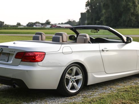 Used 2012 BMW 335i Convertible RWD image 5