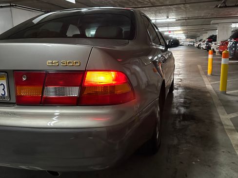 Used 1998 Lexus ES 330 image 14