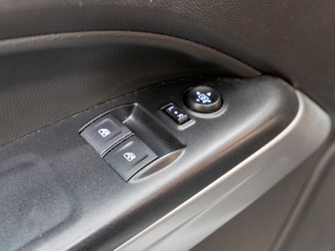 Used 2017 Chevrolet Colorado LT AWD/4WD image 29