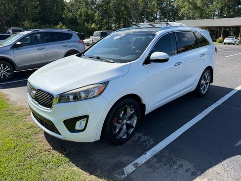 Used 2017 Kia Sorento SX FWD image 2