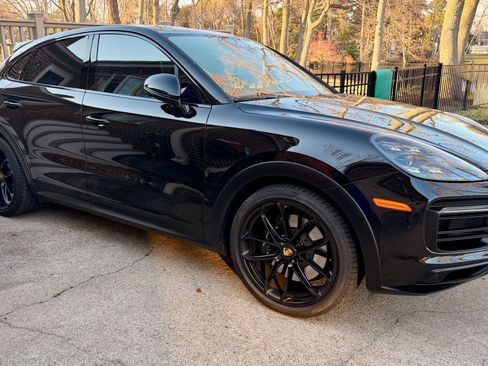 Used 2023 Porsche Cayenne GTS image 1