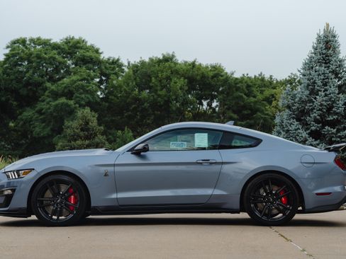 Used 2022 Ford Mustang Shelby GT500 RWD image 6