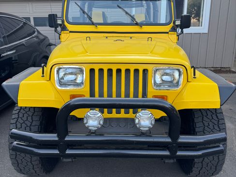Used 1993 Jeep Wrangler 4WD image 4