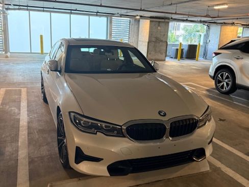 Used 2020 BMW 330i xDrive Sedan w/ Convenience Package image 4