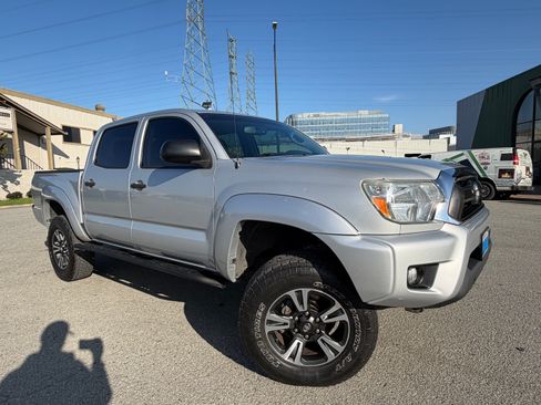 Used 2012 Toyota Tacoma 4x4 Double Cab image 4