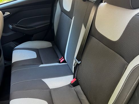 Used 2012 Ford Focus SE FWD image 10