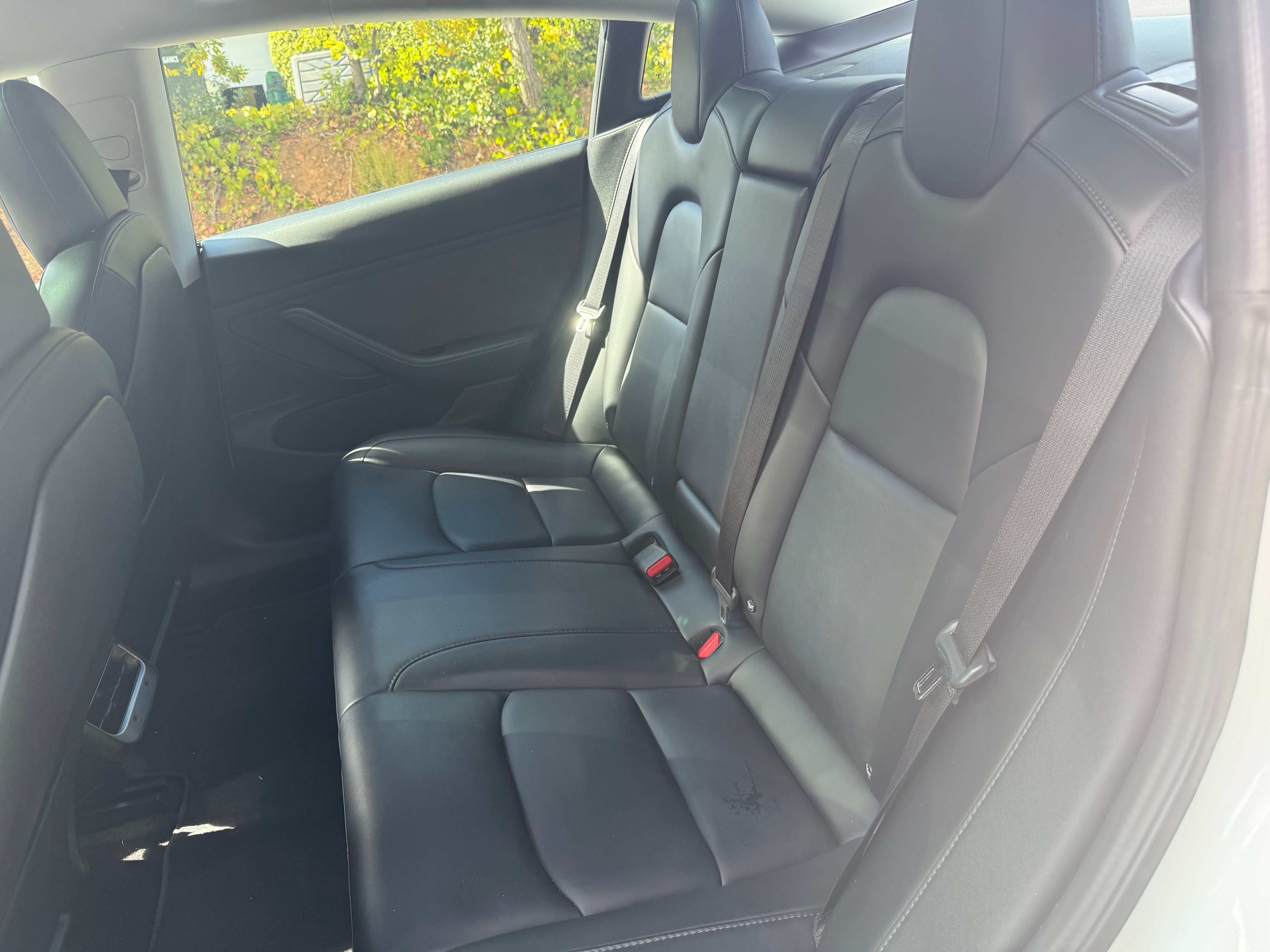 Used 2018 Tesla Model 3 Mid Range RWD image 9
