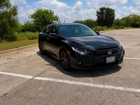 Used 2020 Honda Civic Sport image 2