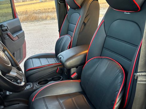 Used 2011 Jeep Wrangler Unlimited Rubicon w/ Connectivity Group image 5