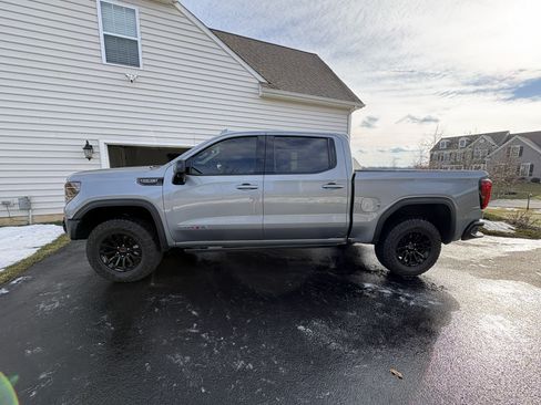 Used 2023 GMC Sierra 1500 AT4X image 5
