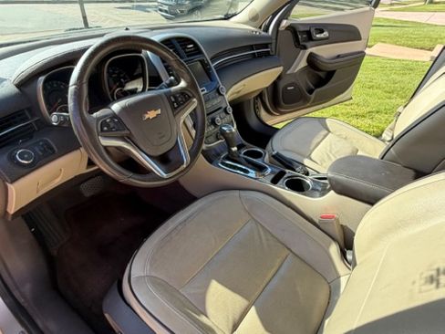 Used 2014 Chevrolet Malibu LTZ FWD image 12