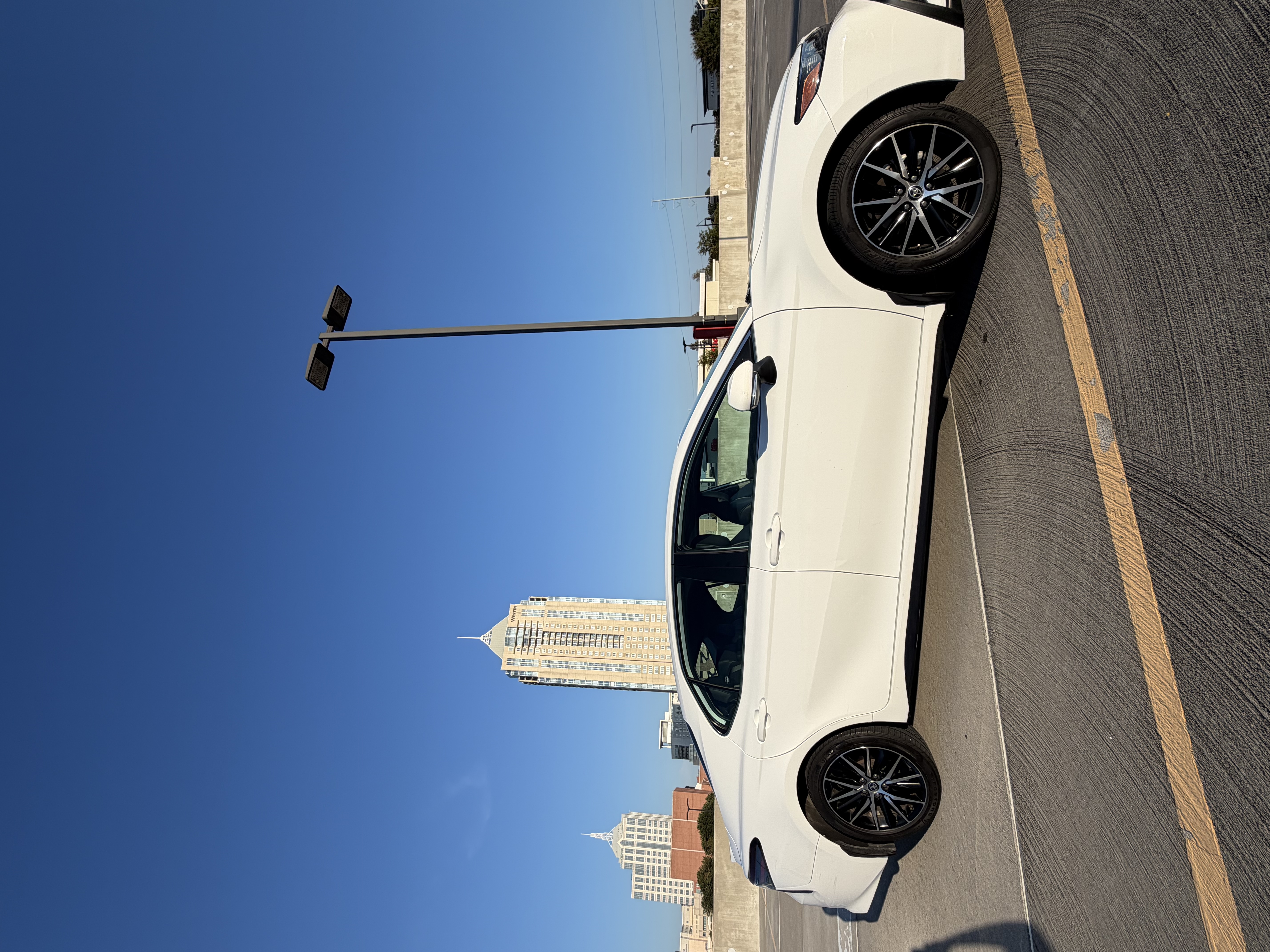 Used 2023 Toyota Camry SE w/ Convenience Package FWD image 5