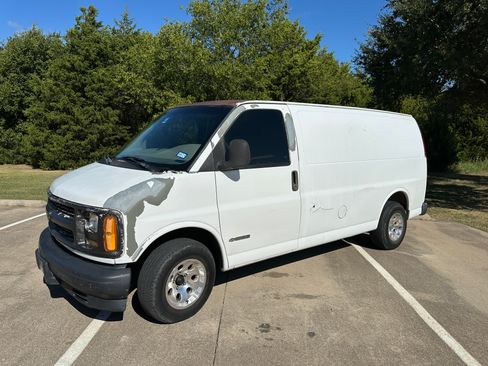 Used 1999 Chevrolet Express 1500 image 4