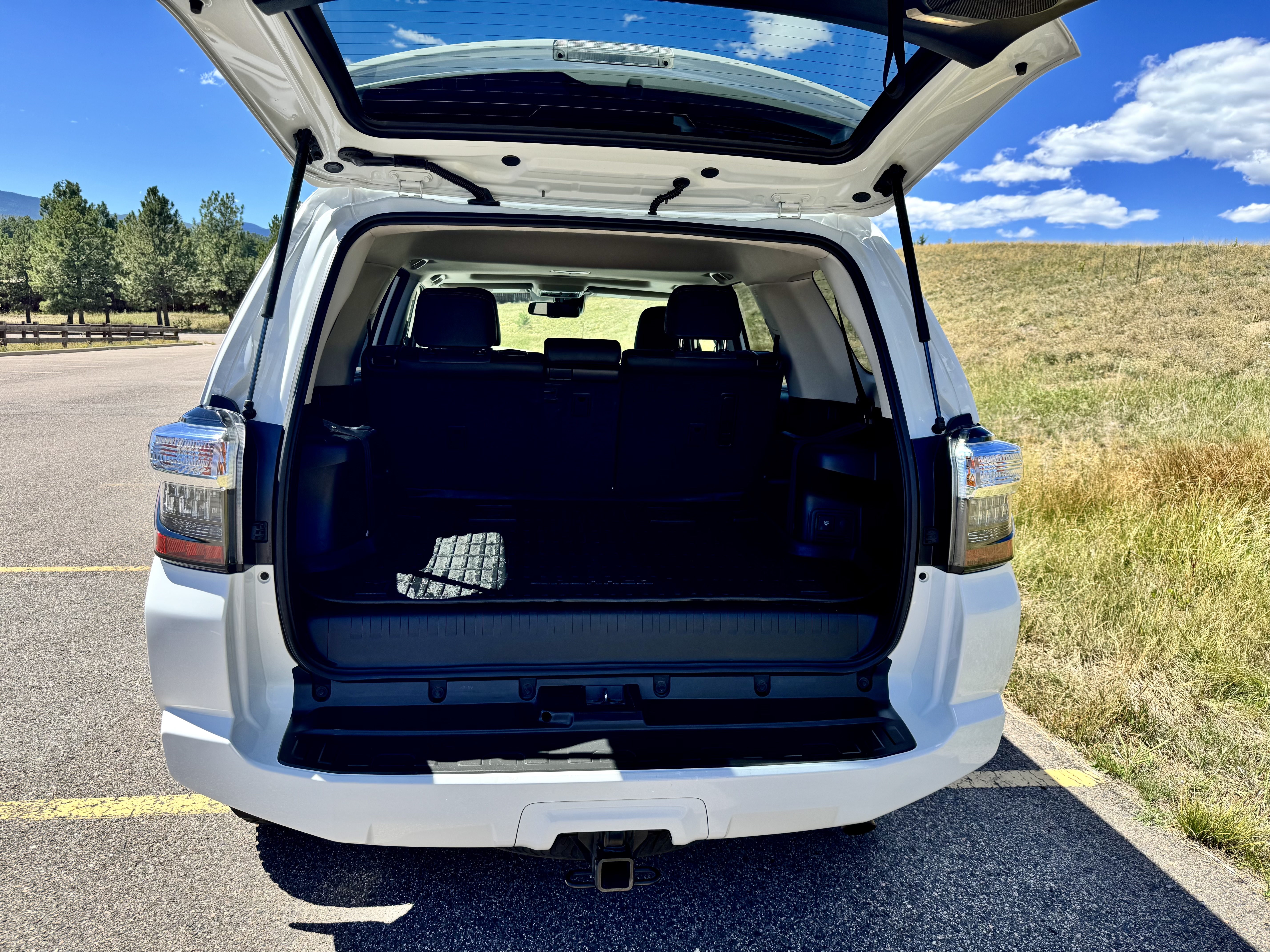 Used 2024 Toyota 4Runner SR5 Premium w/ Moonroof Package AWD/4WD image 9