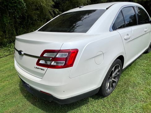 Used 2015 Ford Taurus Limited w/ Equipment Group 301A FWD image 14