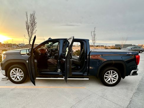 Used 2021 GMC Sierra 1500 SLT image 16