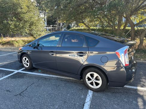 Used 2015 Toyota Prius Four image 14