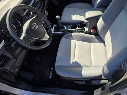 Used 2015 Toyota Corolla L image 20