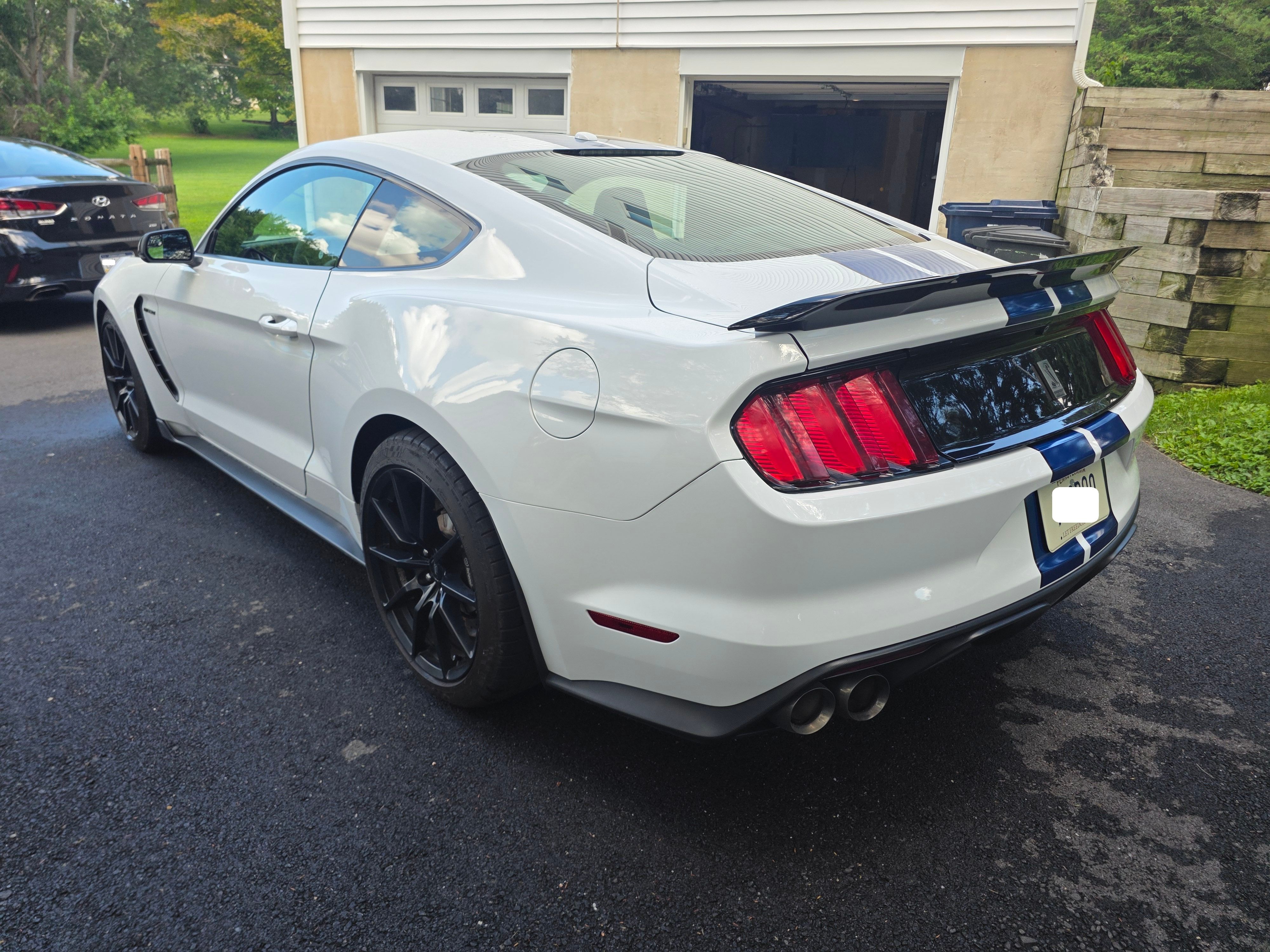 Used 2018 Ford Mustang Shelby GT350 w/ Electronics Package RWD image 8