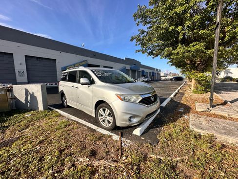 Used 2014 Nissan Quest SL image 8