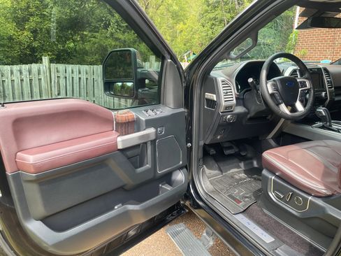 Used 2016 Ford F150 Platinum w/ Equipment Group 701A Luxury AWD/4WD image 10