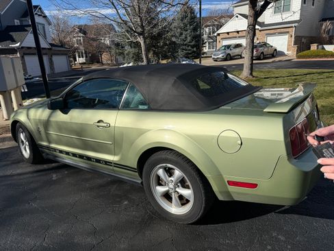 Used 2005 Ford Mustang Deluxe Convertible image 1