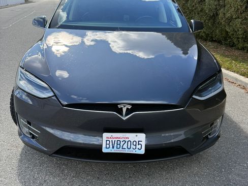 Used 2016 Tesla Model X 90D image 8