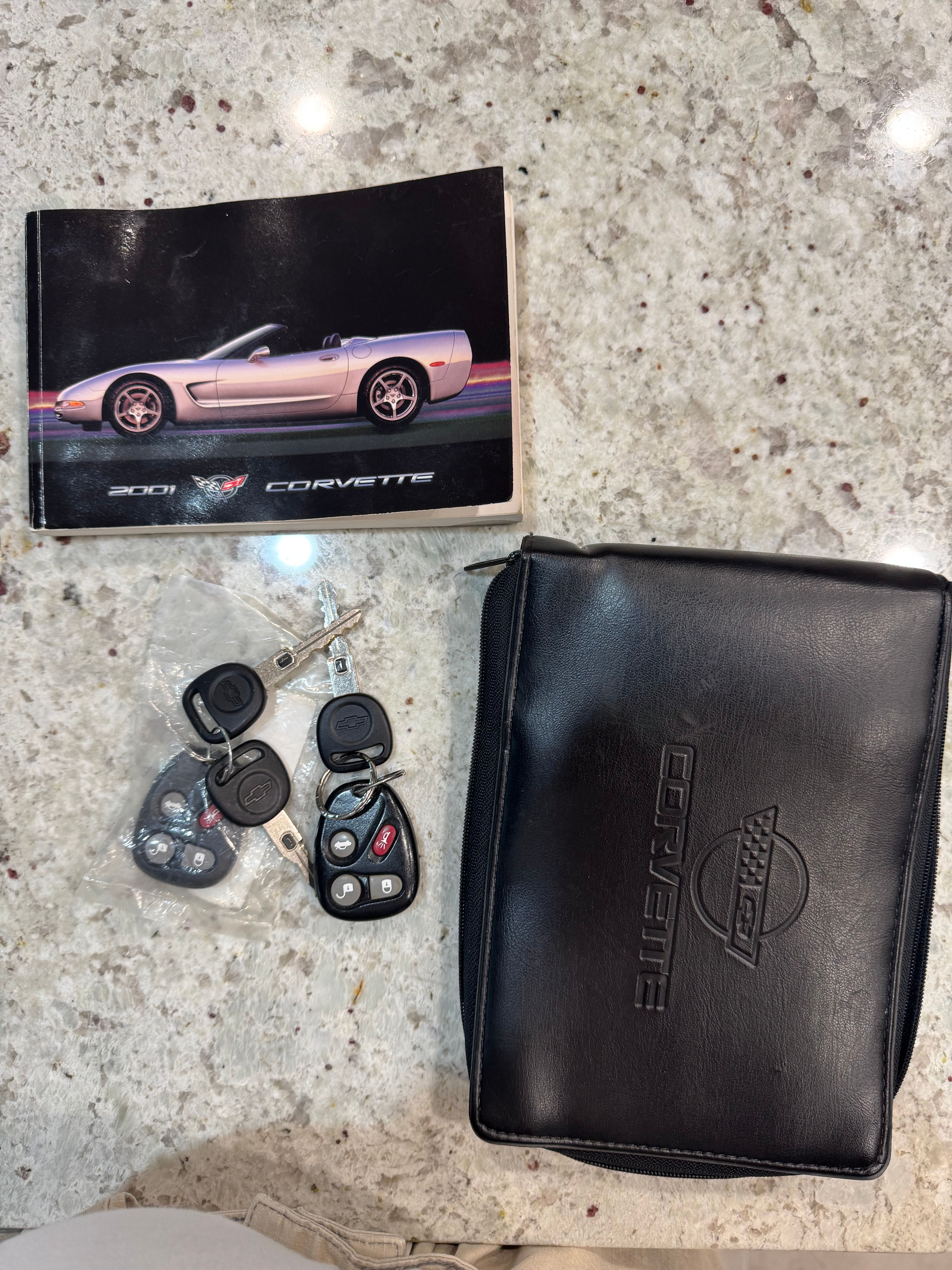 Used 2001 Chevrolet Corvette Coupe w/ Preferred Equipment Group2 RWD image 9