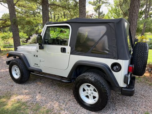Used 2004 Jeep Wrangler X w/ Wheel Plus Group AWD/4WD image 9