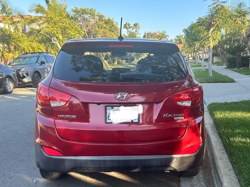 Used 2012 Hyundai Tucson Limited w/ Premium Pkg FWD image 5