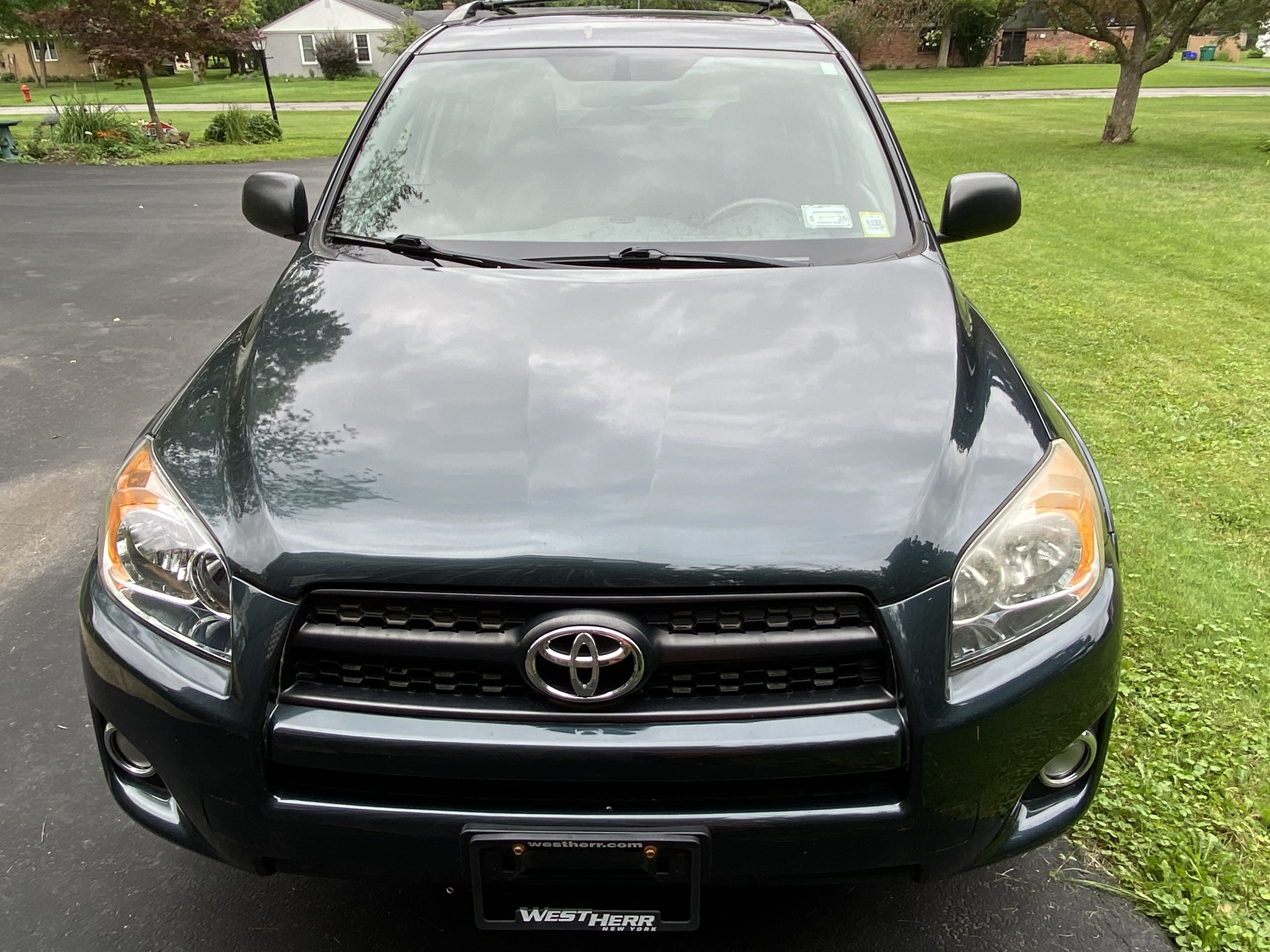 Used 2011 Toyota RAV4 Sport w/ Sport Extra Value Pkg AWD/4WD image 4