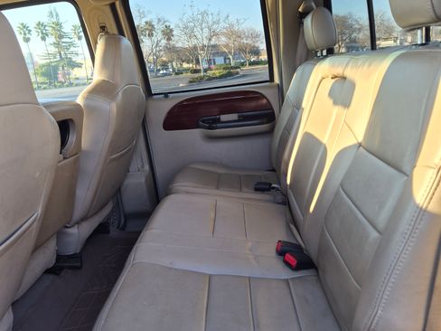 Used 2006 Ford F350 Lariat image 6