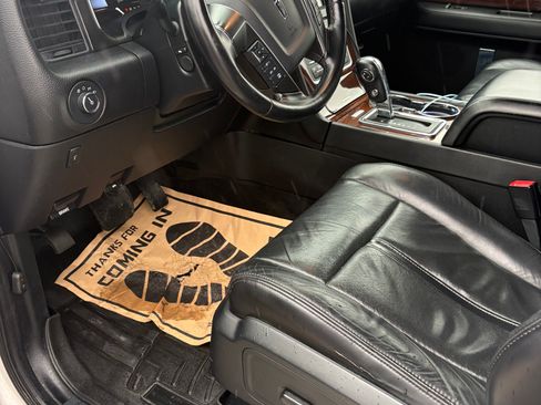 Used 2016 Lincoln Navigator Select image 8