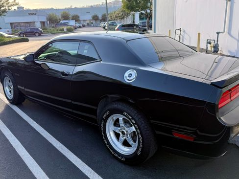 Used 2011 Dodge Challenger R/T RWD image 5