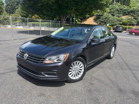 Used 2017 Volkswagen Passat 1.8T SE FWD image 1