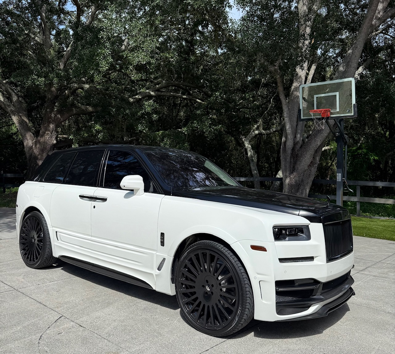 Used 2022 Rolls-Royce Cullinan AWD/4WD image 1