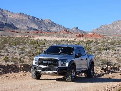 Used 2019 Ford F150 Raptor w/ Equipment Group 801A Mid image 2