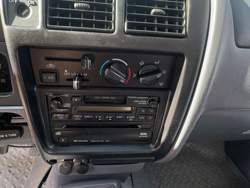 Used 1998 Toyota Tacoma 4x4 Xtracab V6 image 8