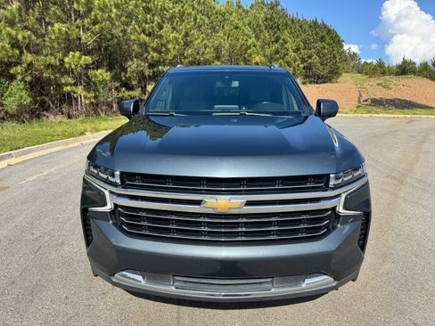 Used 2021 Chevrolet Suburban LT RWD image 5