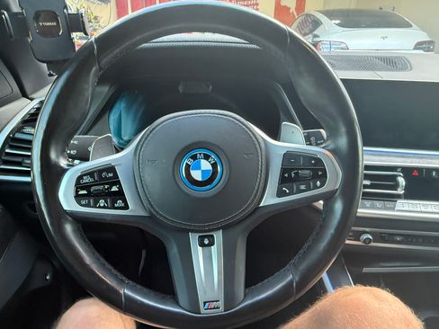 Used 2022 BMW X5 xDrive45e w/ M Sport Package AWD/4WD image 8