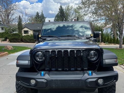 Used 2023 Jeep Wrangler Unlimited image 2
