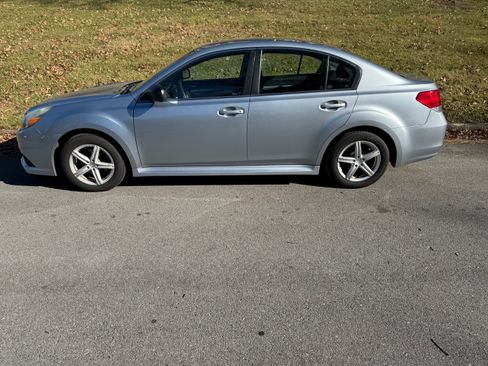 Used 2013 Subaru Legacy 2.5i image 5