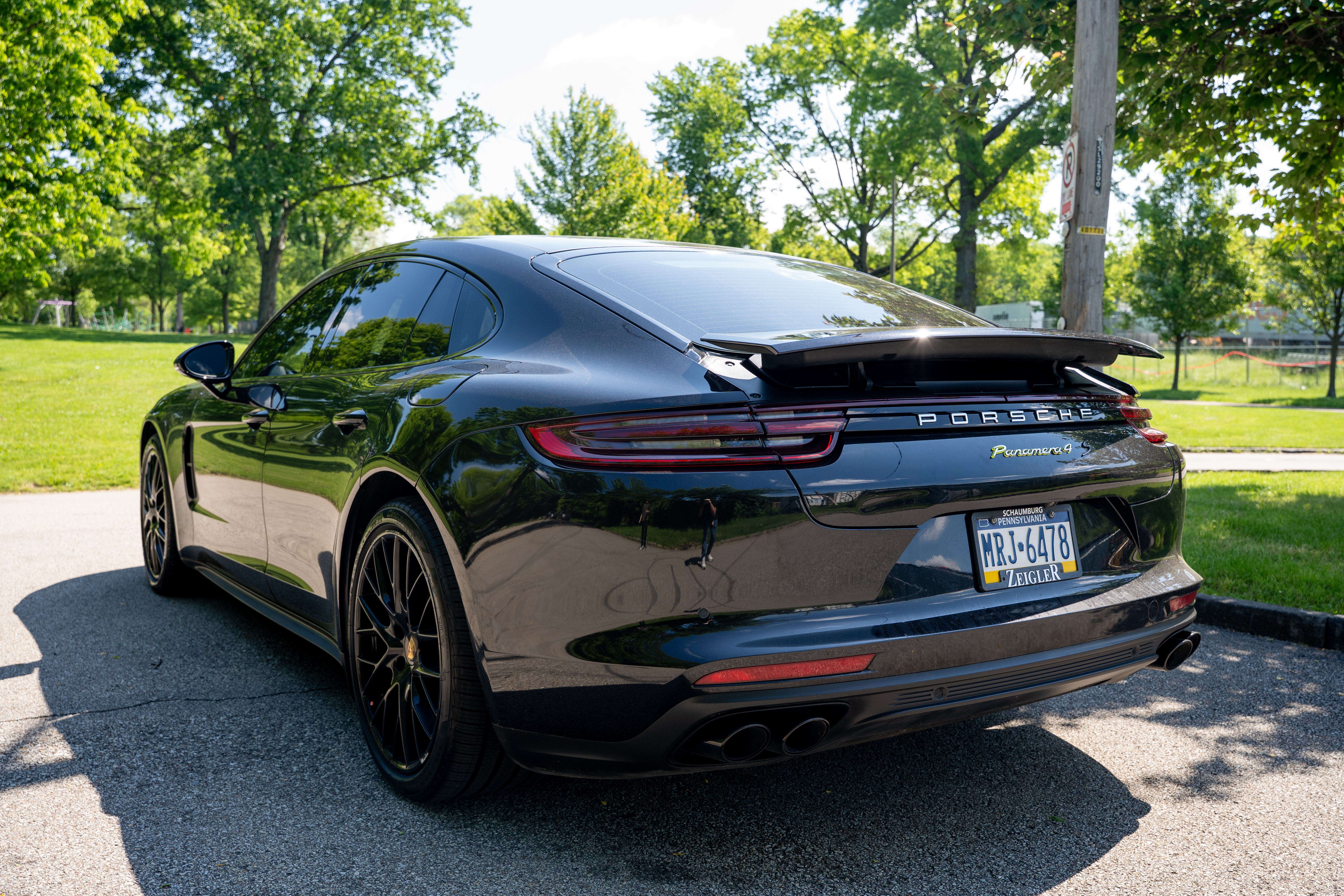 Used 2018 Porsche Panamera 4 w/ Premium Package Plus AWD/4WD image 5