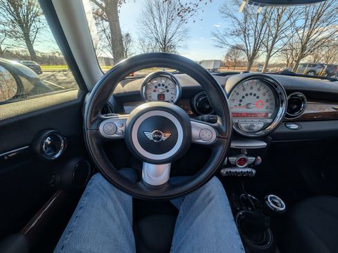 Used 2009 MINI Cooper Hardtop image 10