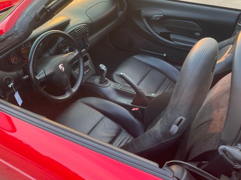 Used 2002 Porsche Boxster RWD image 19