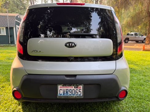 Used 2015 Kia Soul + w/ Audio Package FWD image 2
