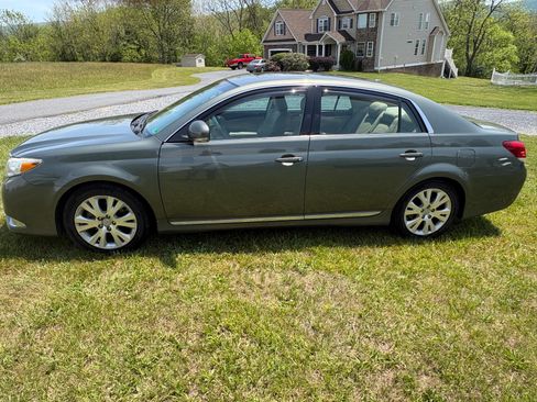 Used 2011 Toyota Avalon FWD image 10