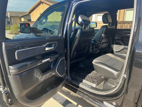 Used 2019 RAM 1500 Laramie image 8